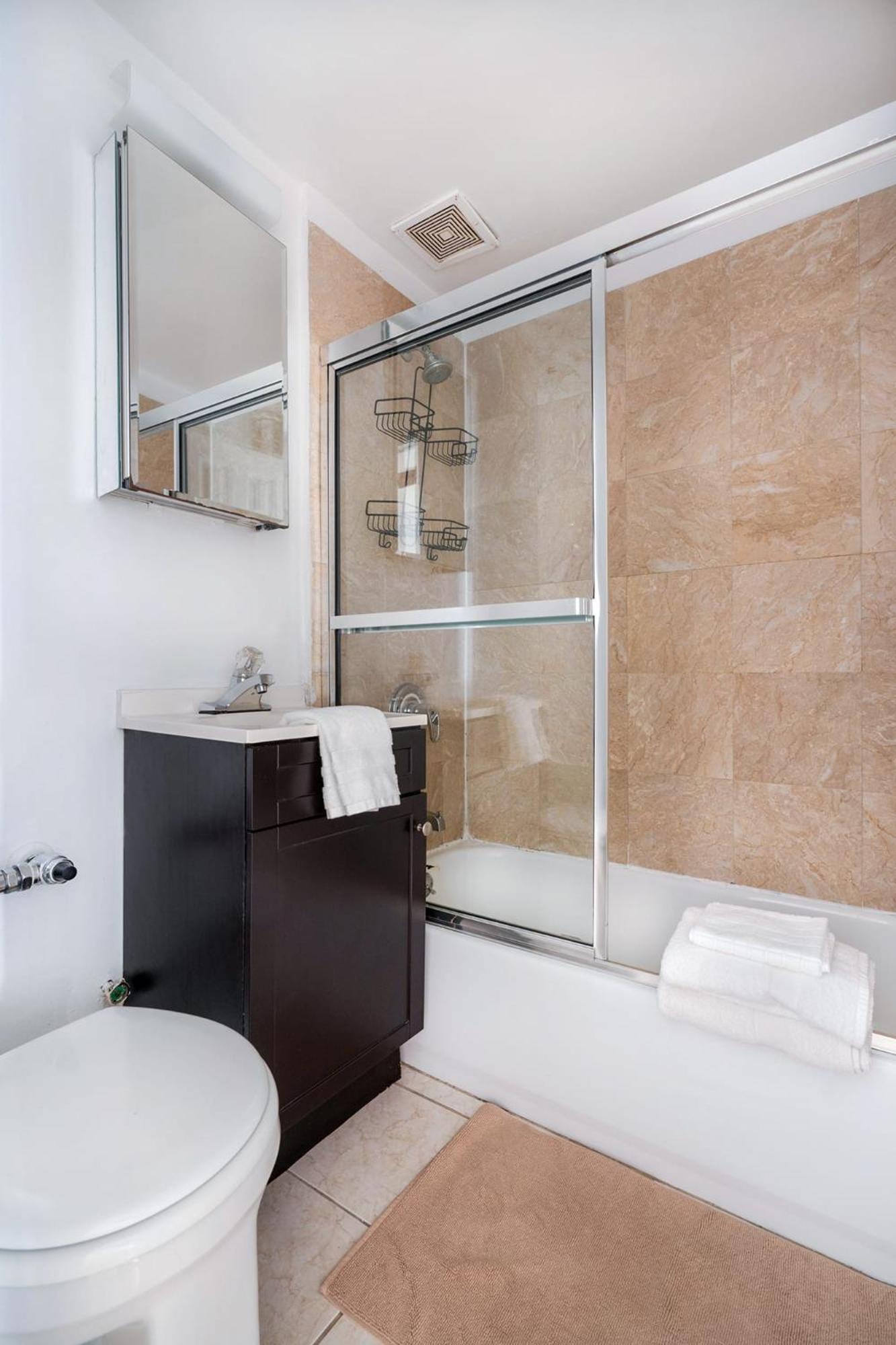 350-1a Gramercy New 1br Sleeps4 Newly Furnished Apartment