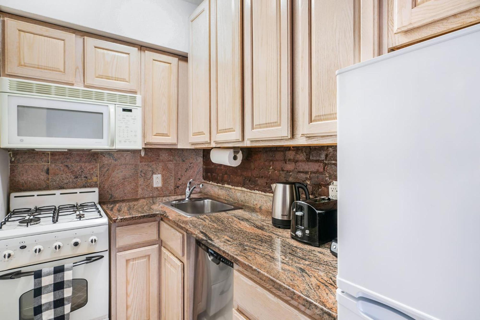 350-1a Gramercy New 1br Sleeps4 Newly Furnished Apartment