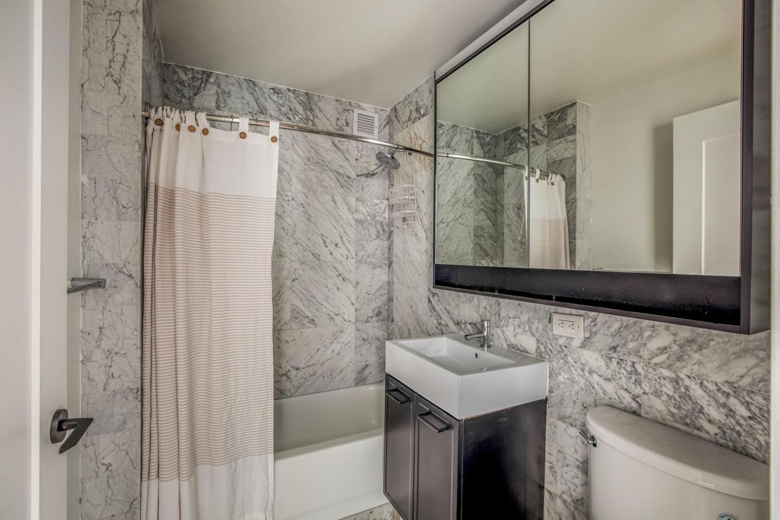 Fidi 1br W Luxury Gym Doorman Rooftop Nyc-13