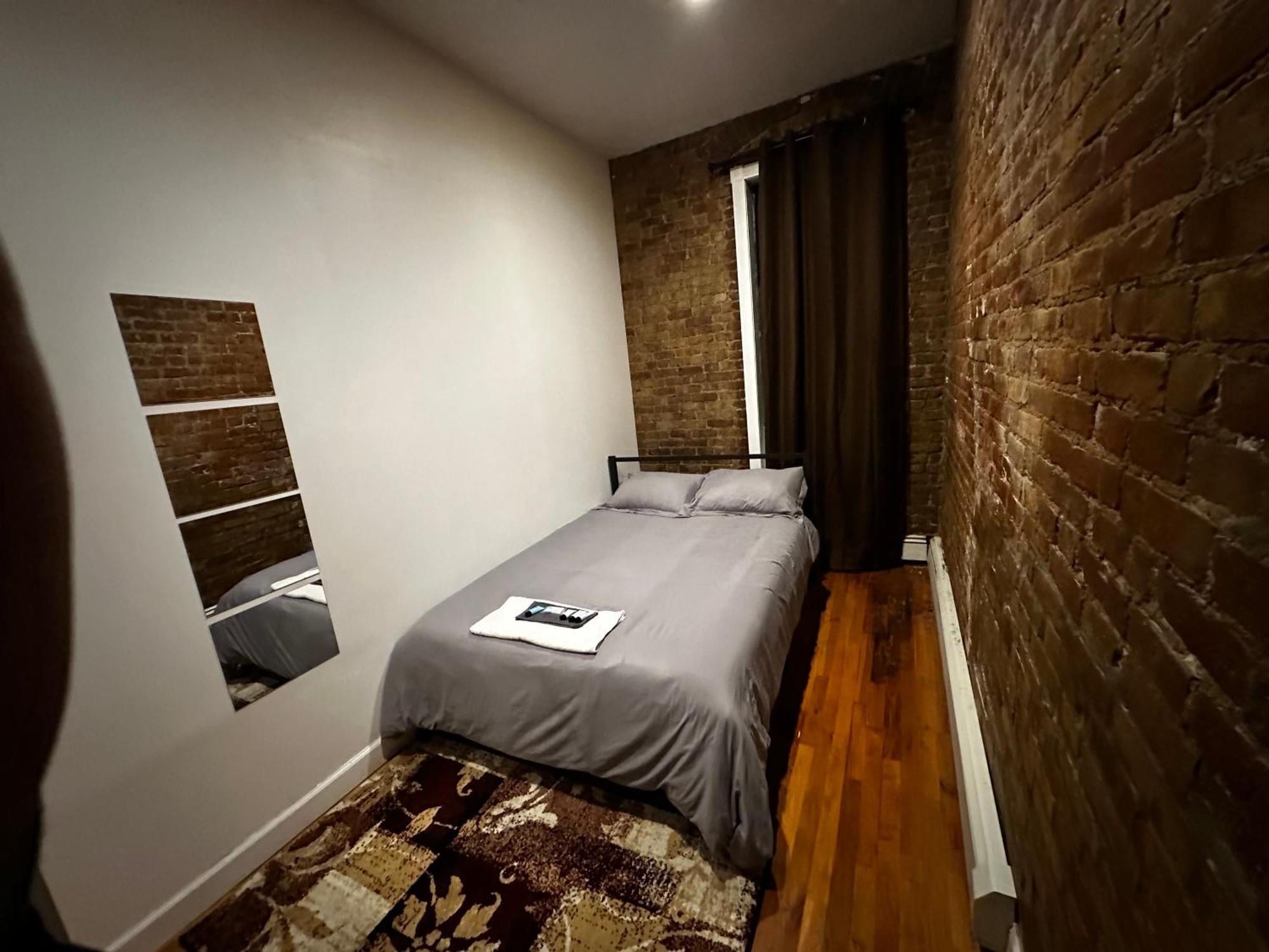 Cozy Townhouse In Manhattan Homestay