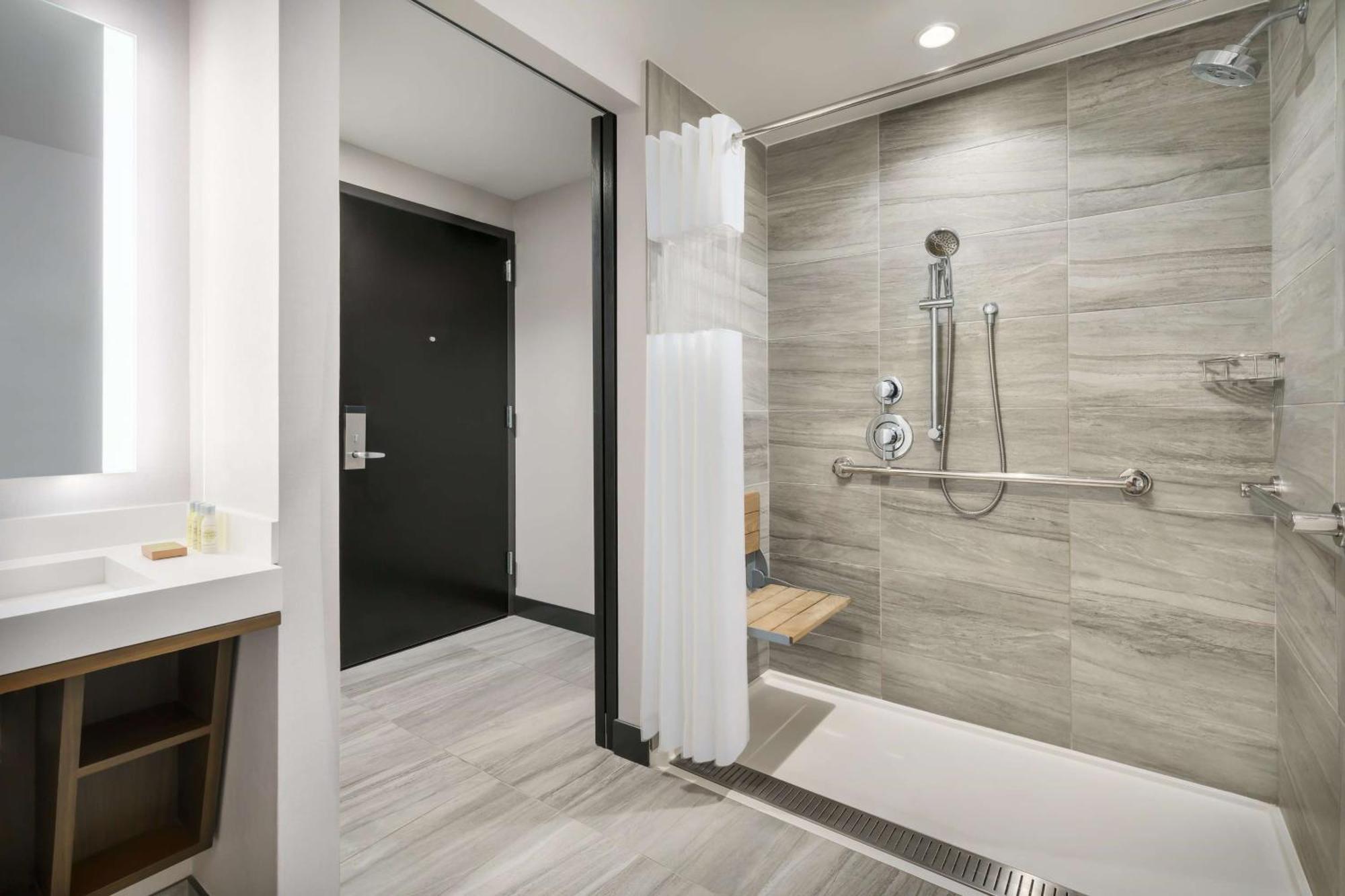 Doubletree By Hilton Times Square South New York