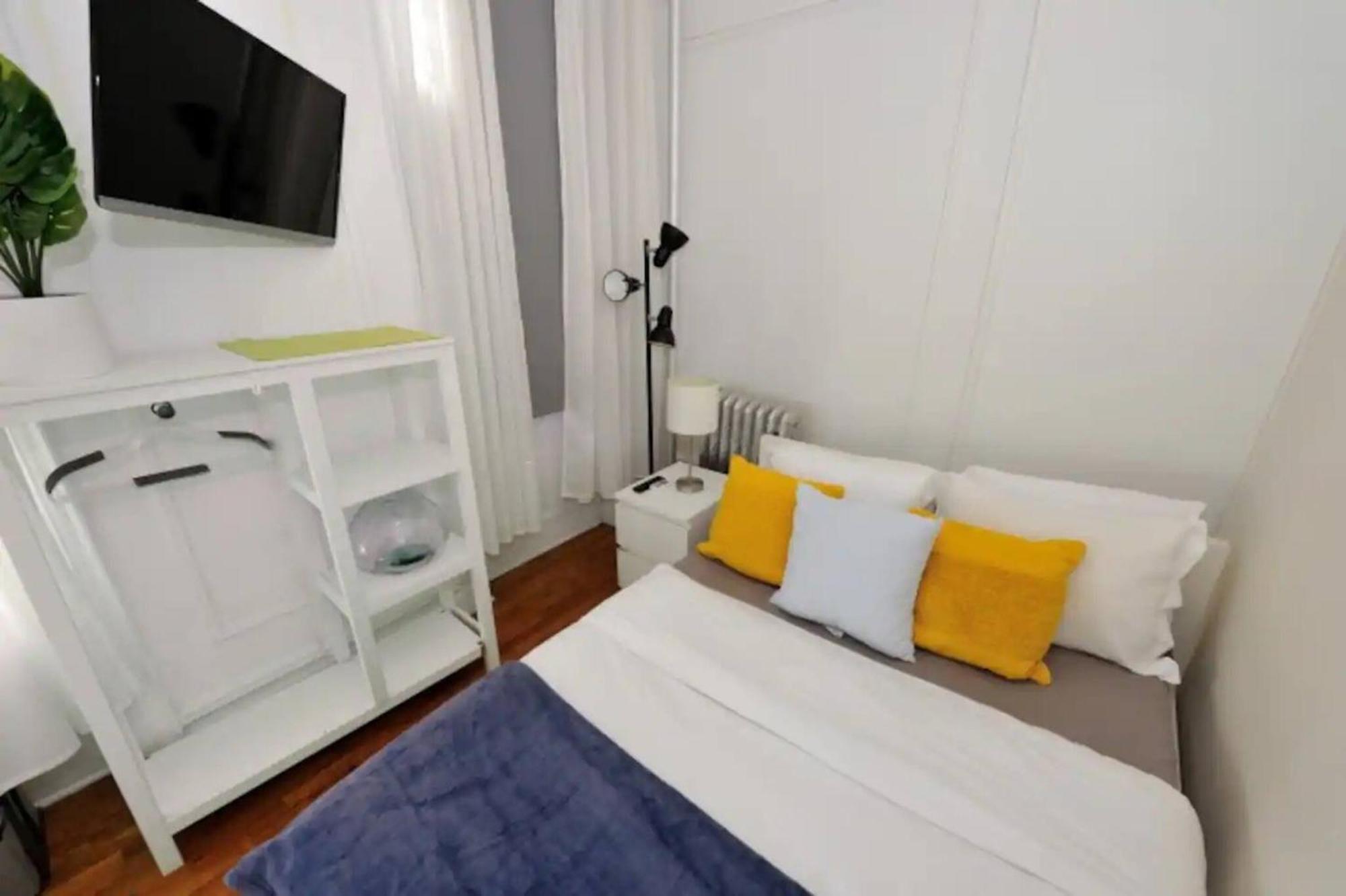 Ideal 3br Near Times Square Apartment