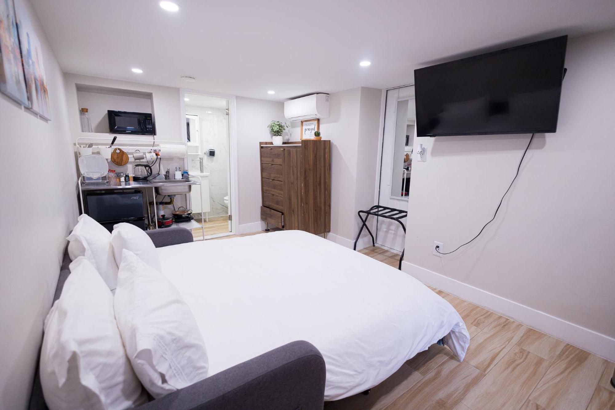 C8 Crown 1 Bedroom *