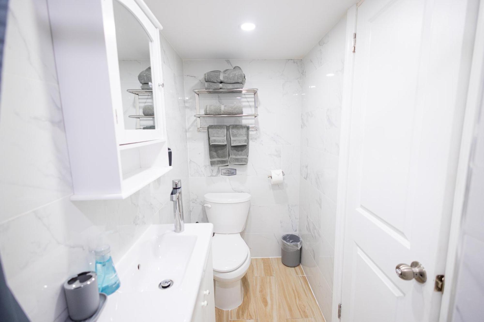 C8 Crown 1 Bedroom Apartment *