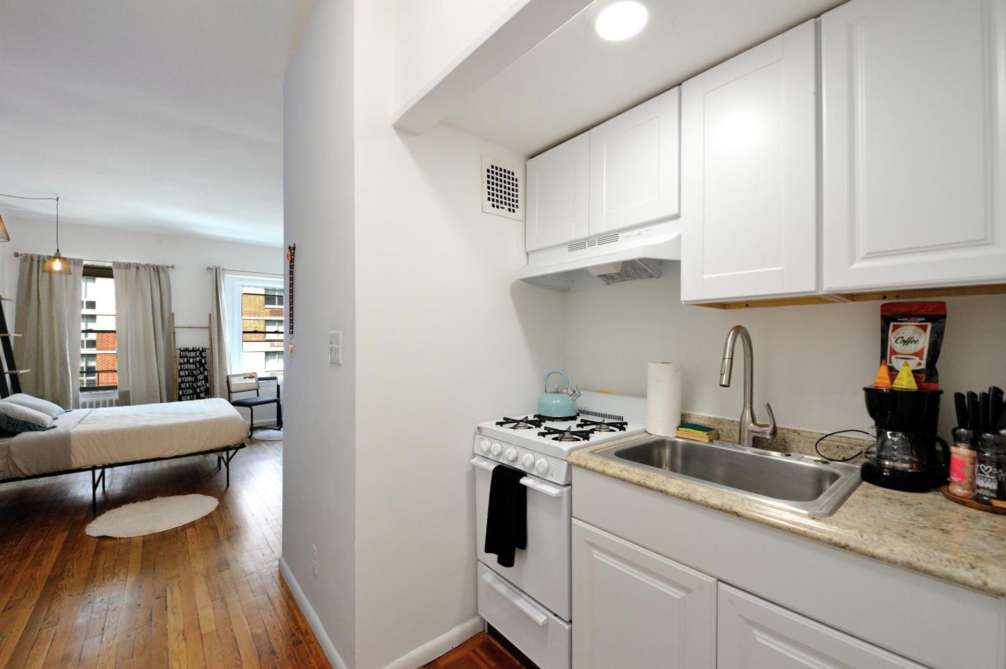 Monthly Nyc - Flawless Studio * New York