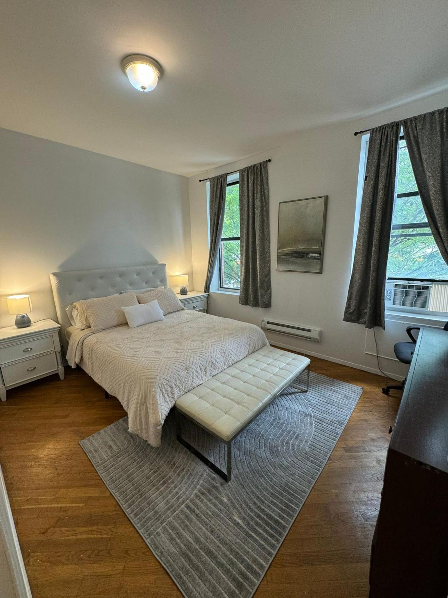 Apartment Bright 3 Bedroom In East Harlem! New York