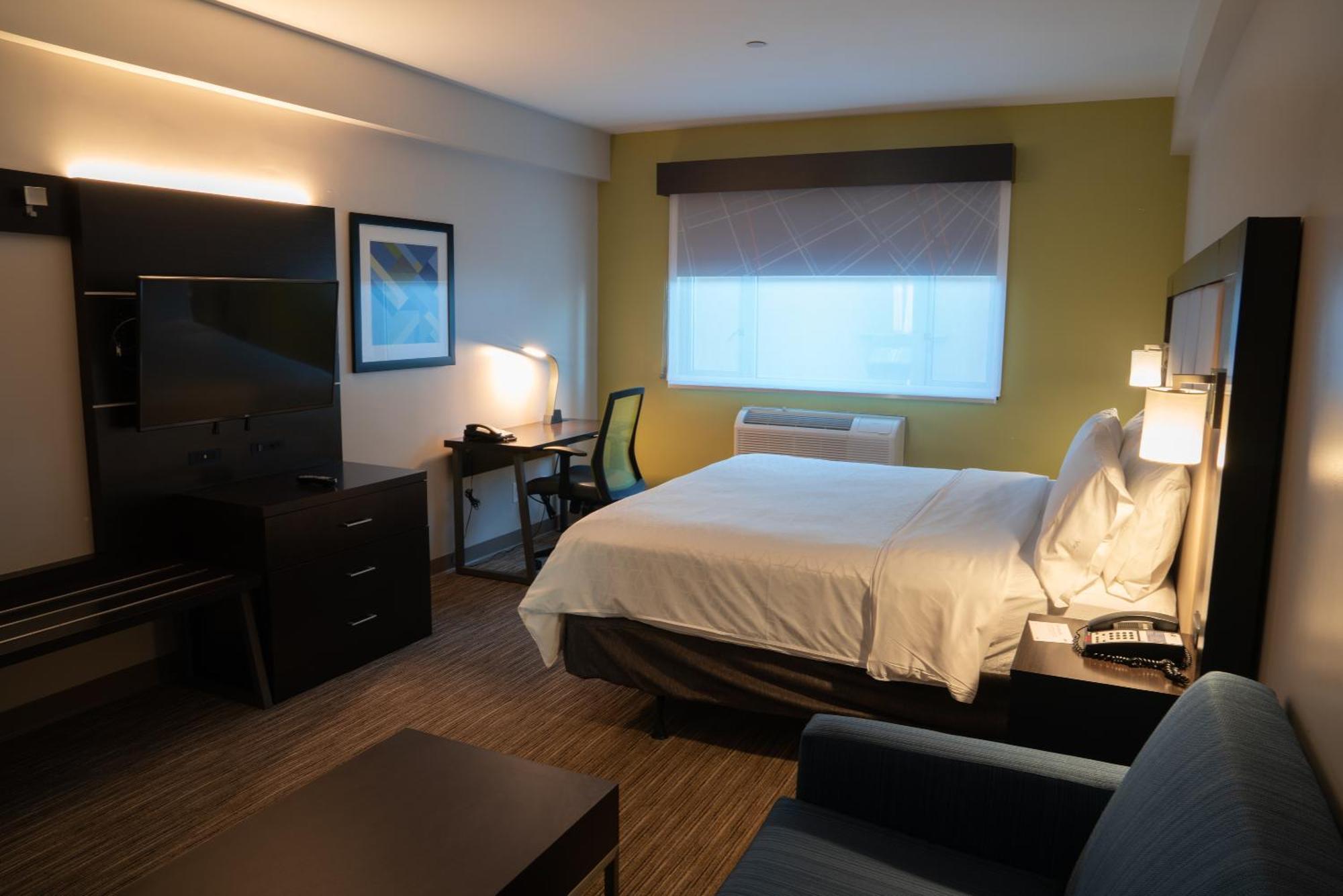 Express Maspeth By Ihg New York
