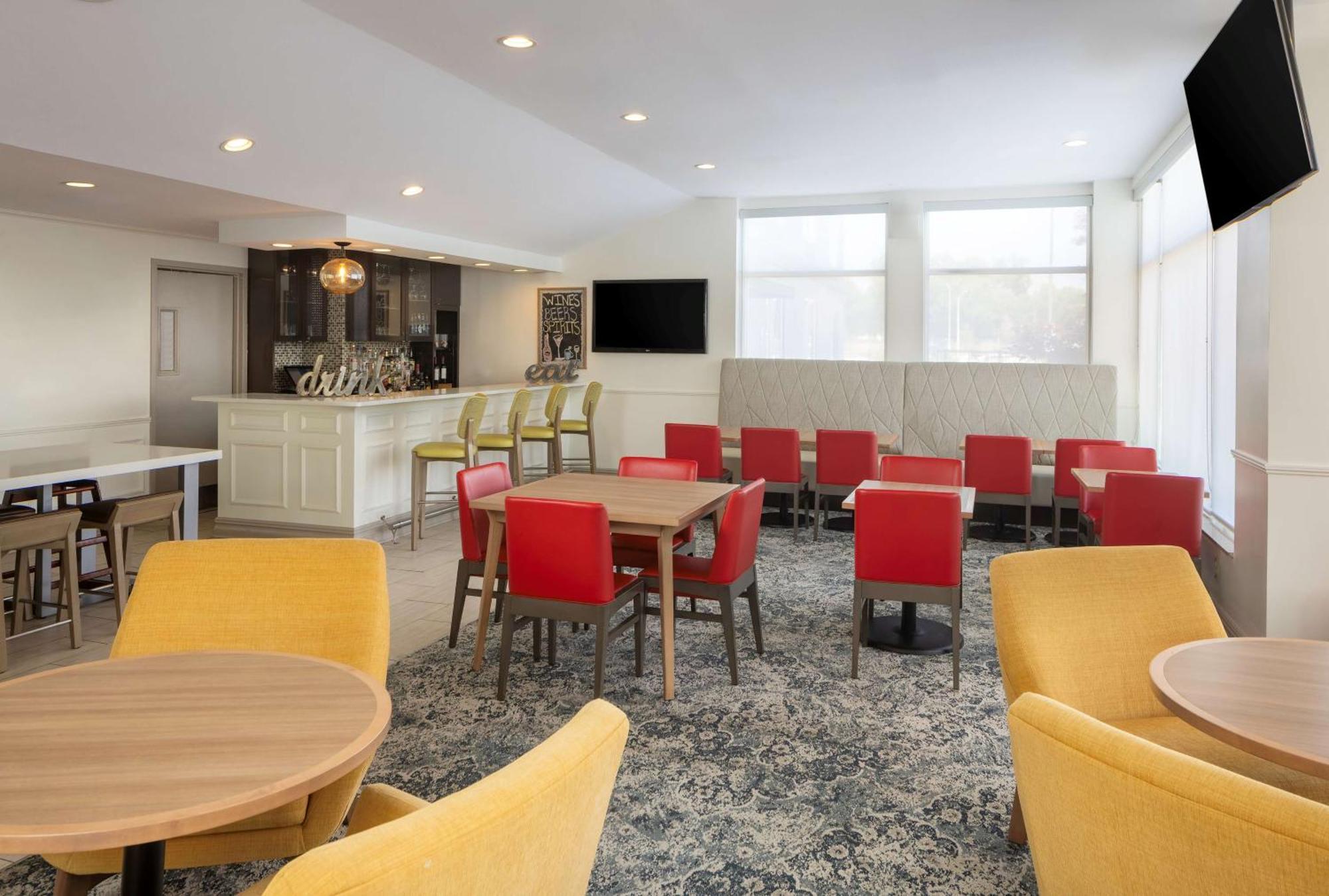 Hilton Garden Queens Jfk - Newly Renovated 3*