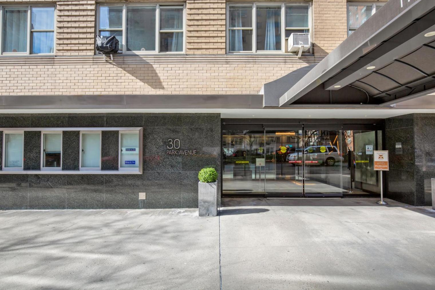 Midtown 1br W Gym Doorman Nr Grand Nyc-745 *