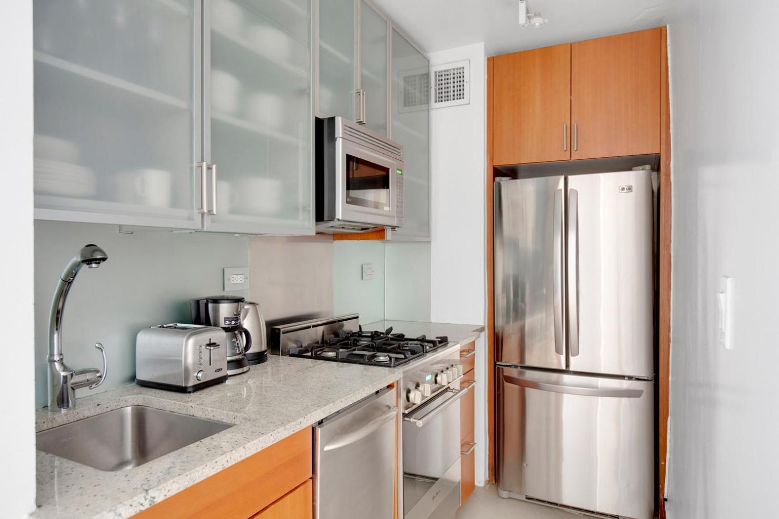 Midtown 1br W Gym Doorman Nr Grand Nyc-745 Apartment *