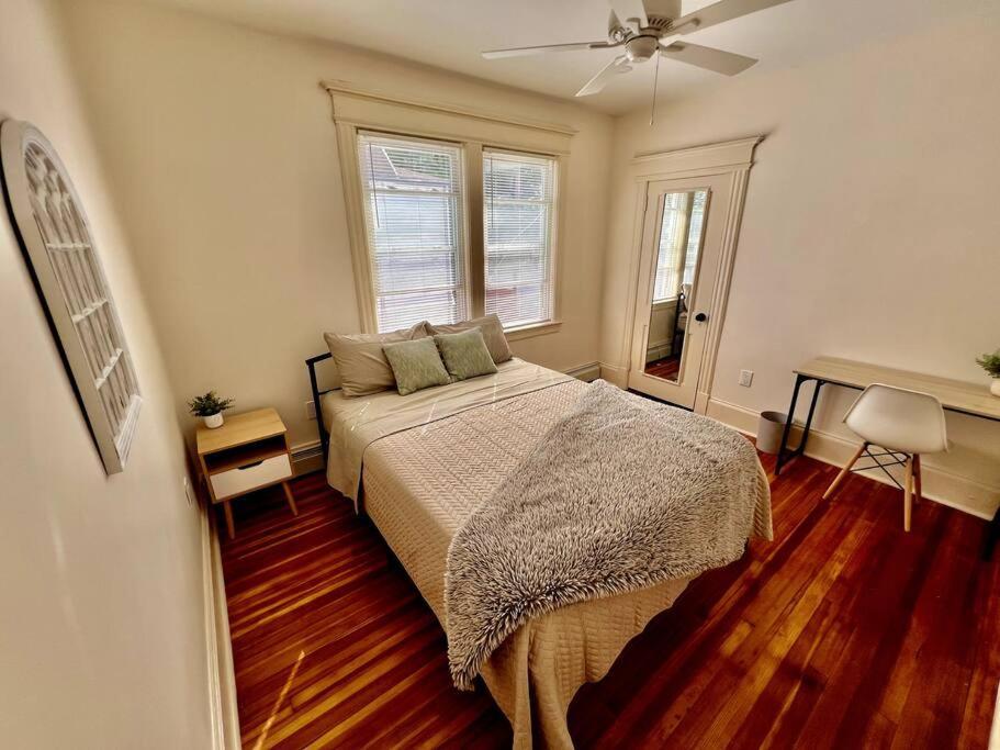 Modern - 3 Bedrooms, 2 Bathrooms New York