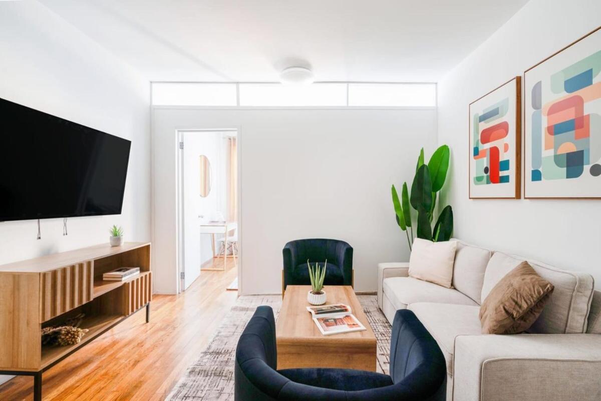 Apartment 444-3a Newly Renovated 1br - Elevator Building *