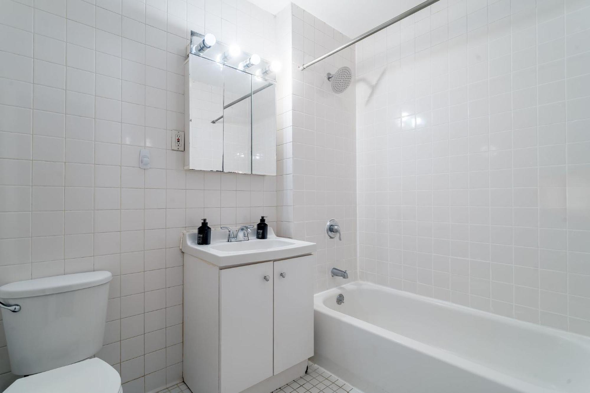 Apartment 3bd 1bath Cozy Near Times Square New York