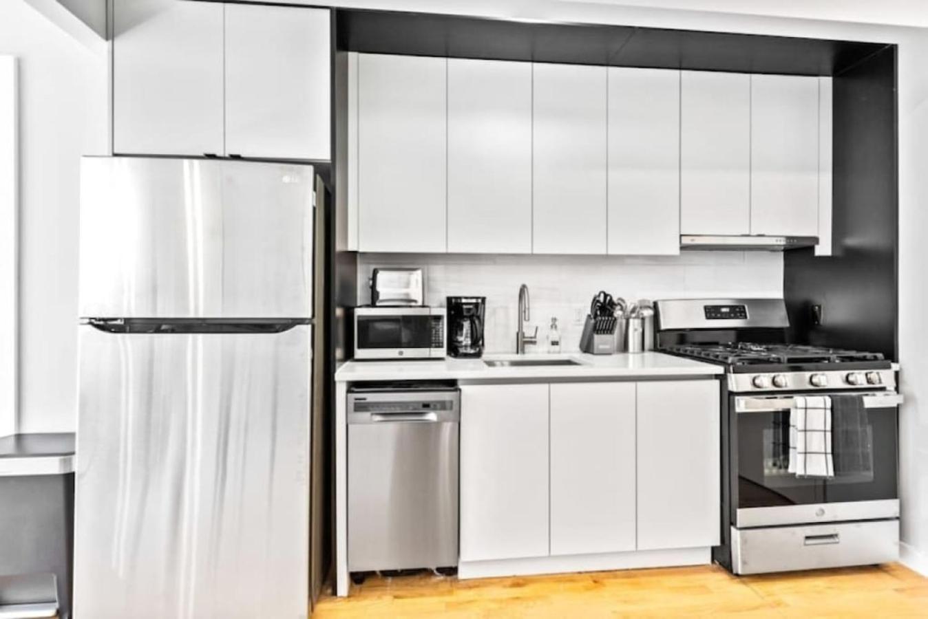 Luxe Studio With Charming Juliet Balcony * New York