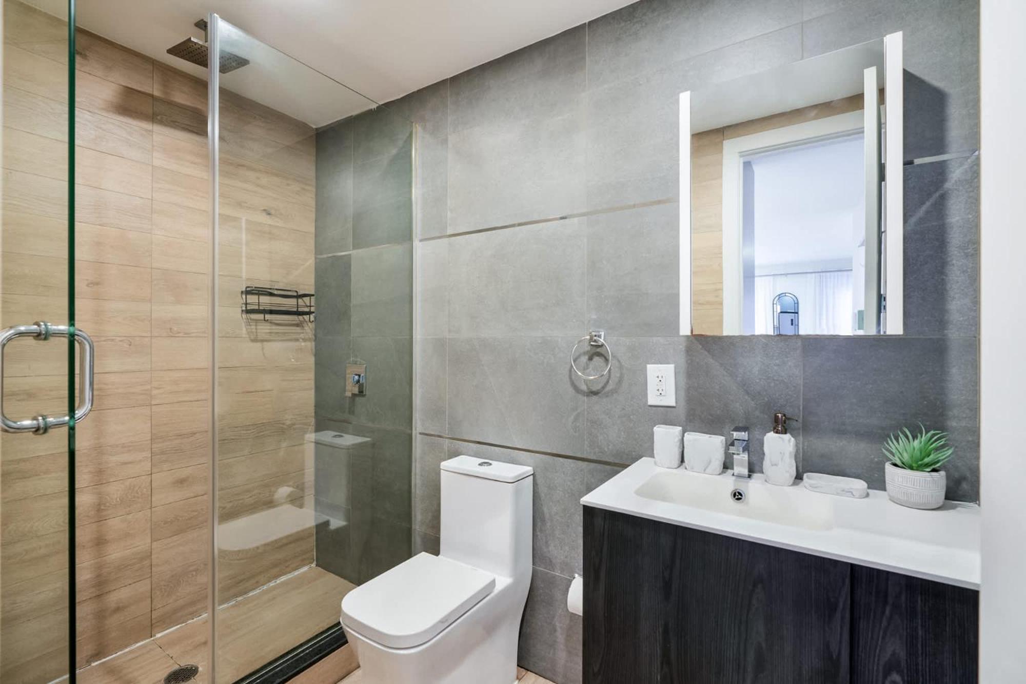 Apartment 1597-4 Brand New Prime Ues W D Walk To C Park *
