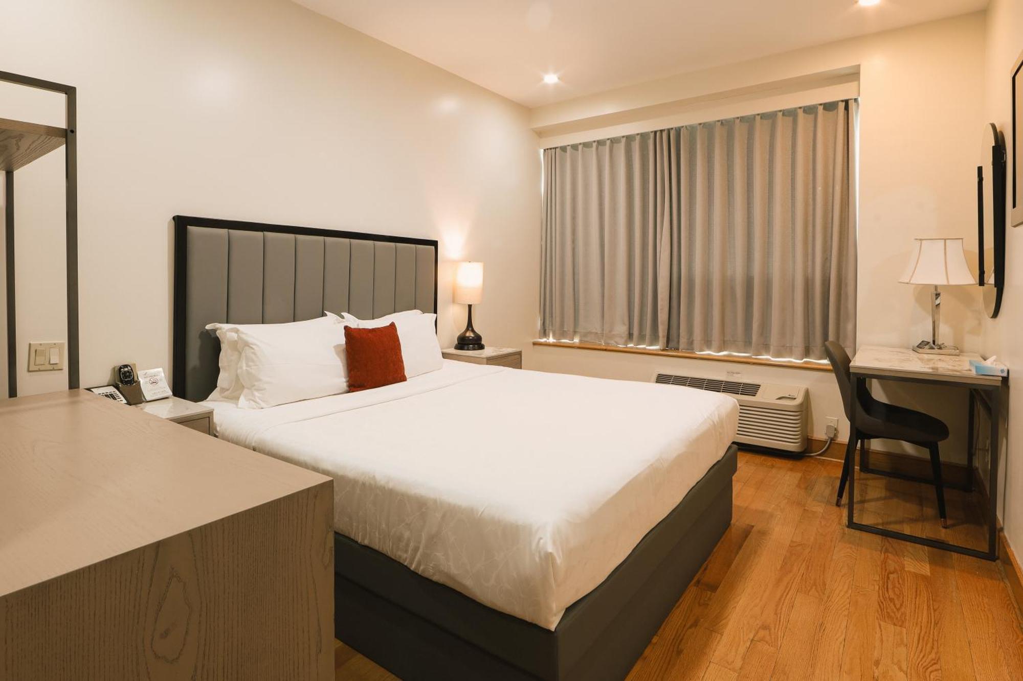 Asiatic - Flushing Hotel
