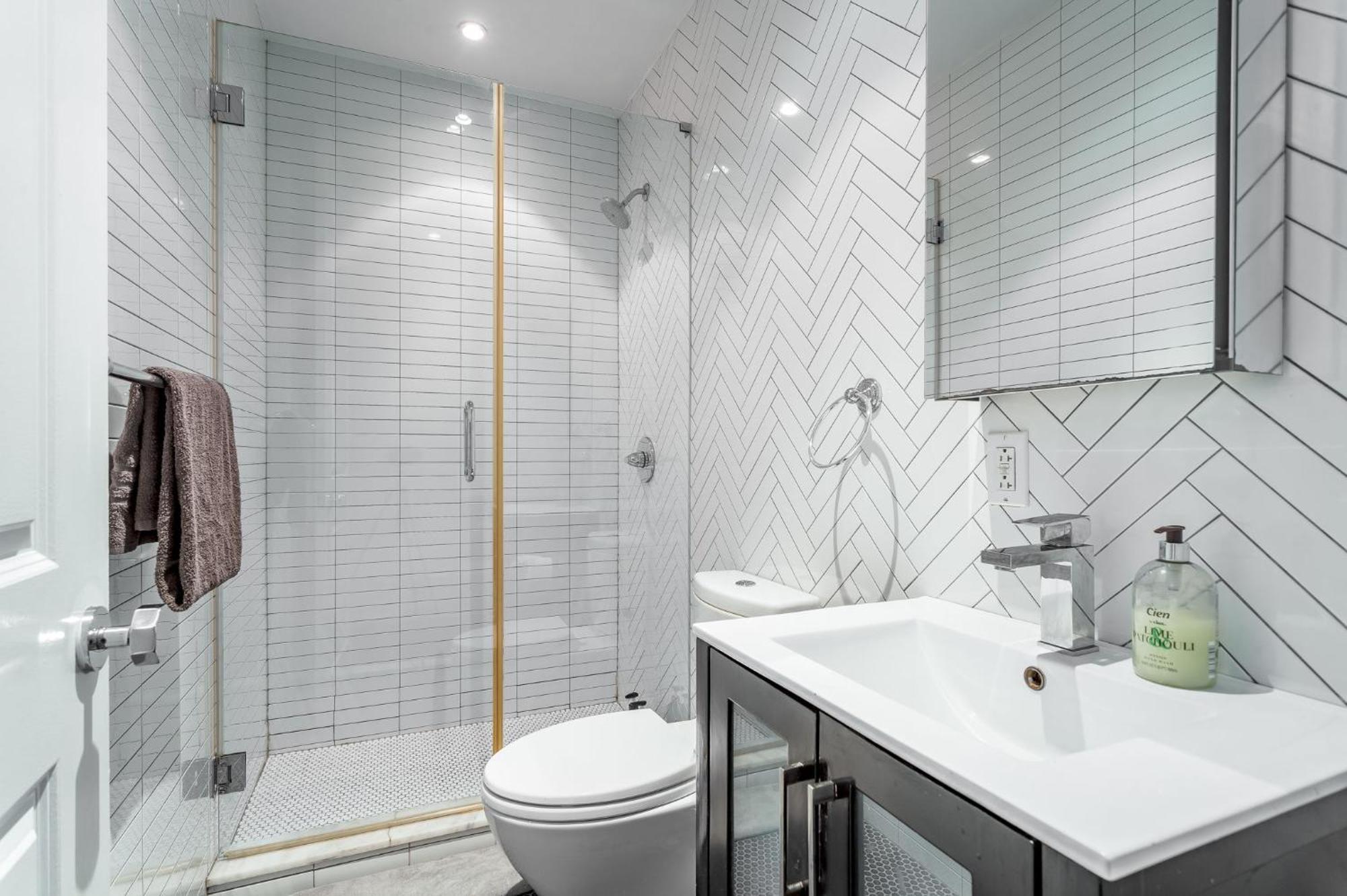 Chic Near 3rd Street Promenade With Shared Bathroom Homestay *