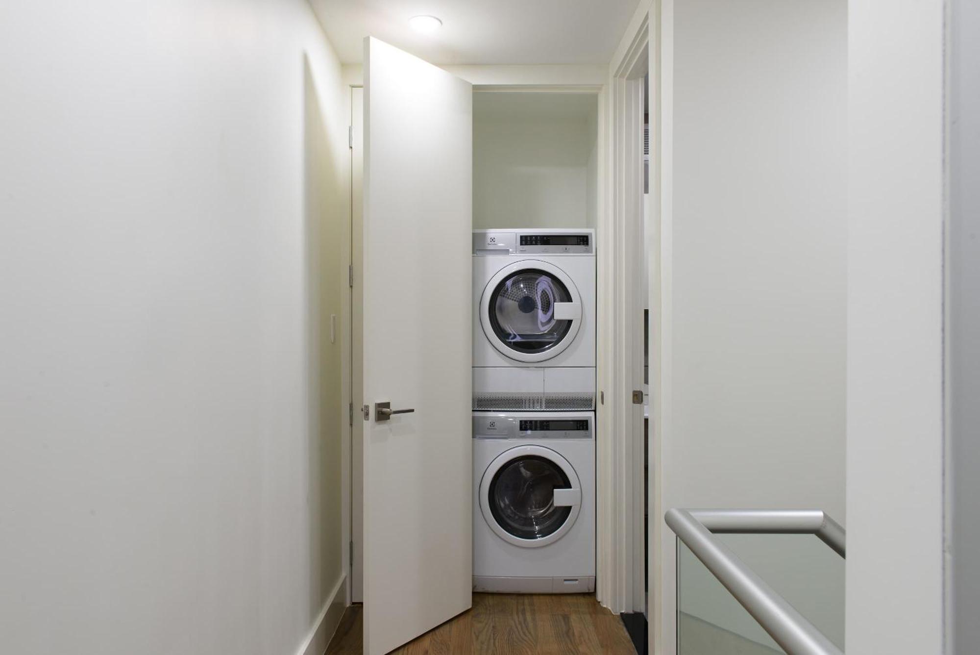 Apartment 75-3c Brand New Duplex 3br W D In The Unit *