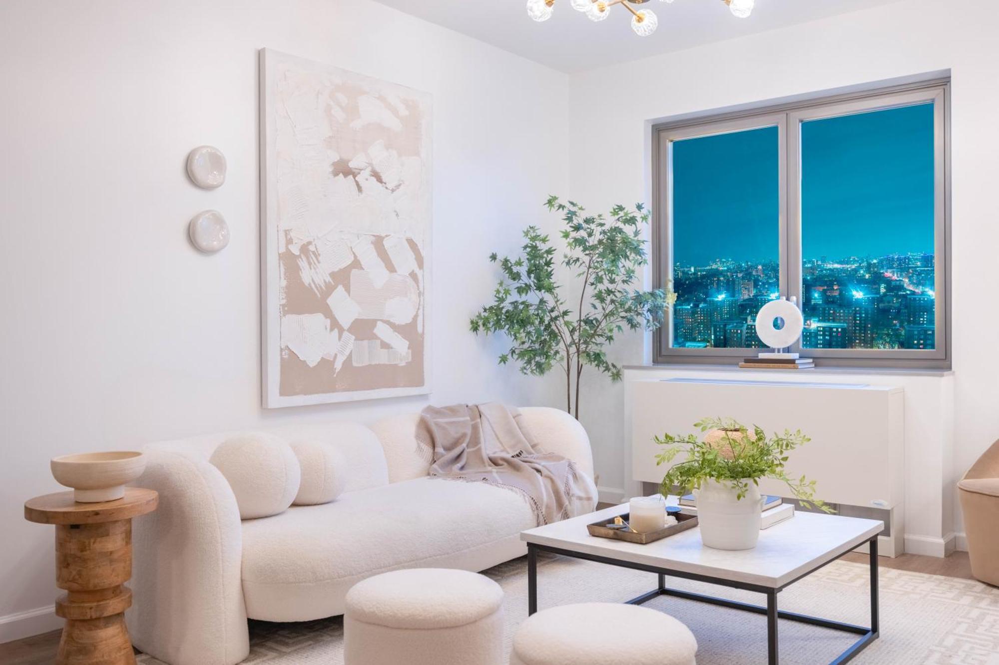 Apartment Designer For 6, Views, Near Times Square!