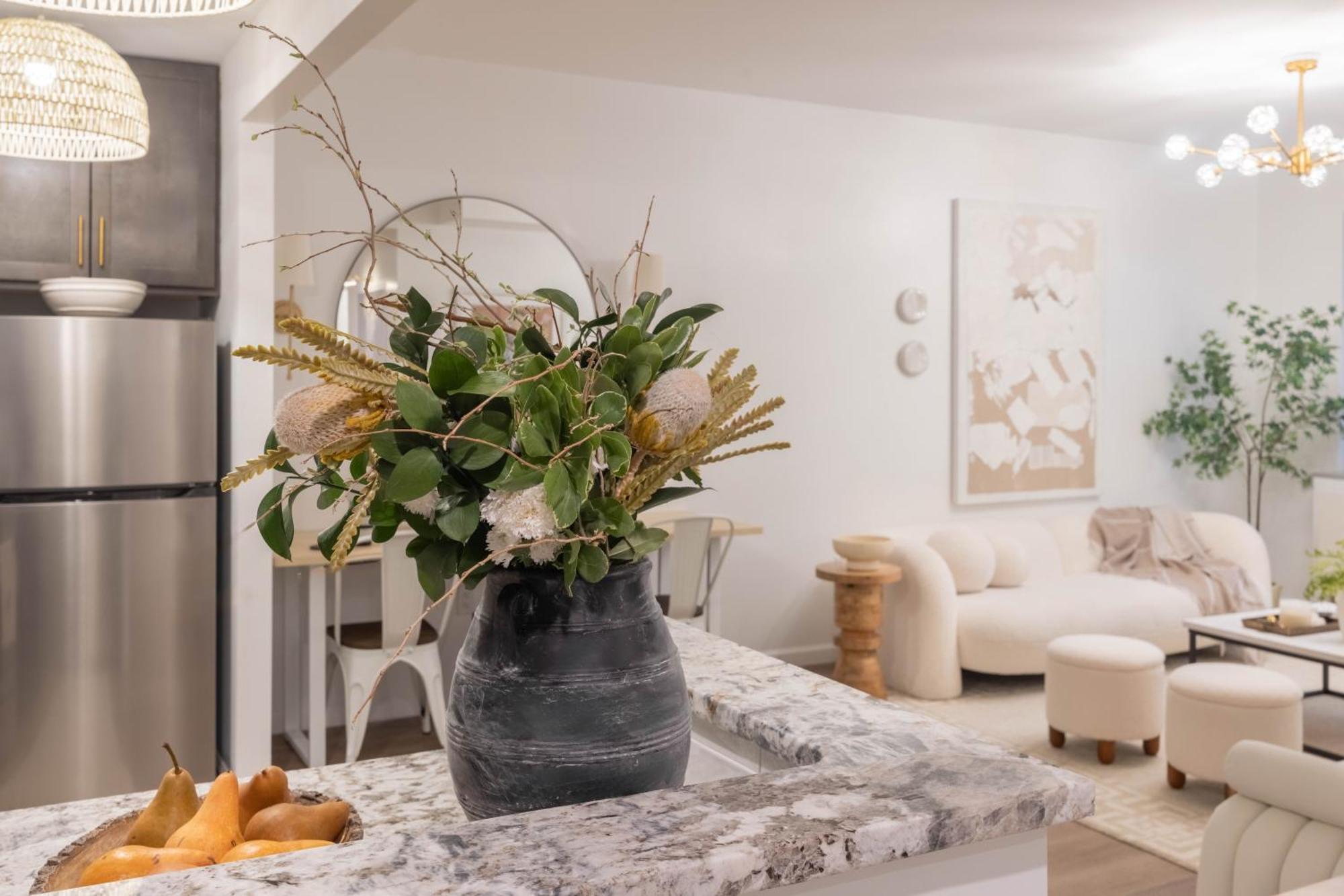 Designer For 6, Views, Near Times Square! Apartment *