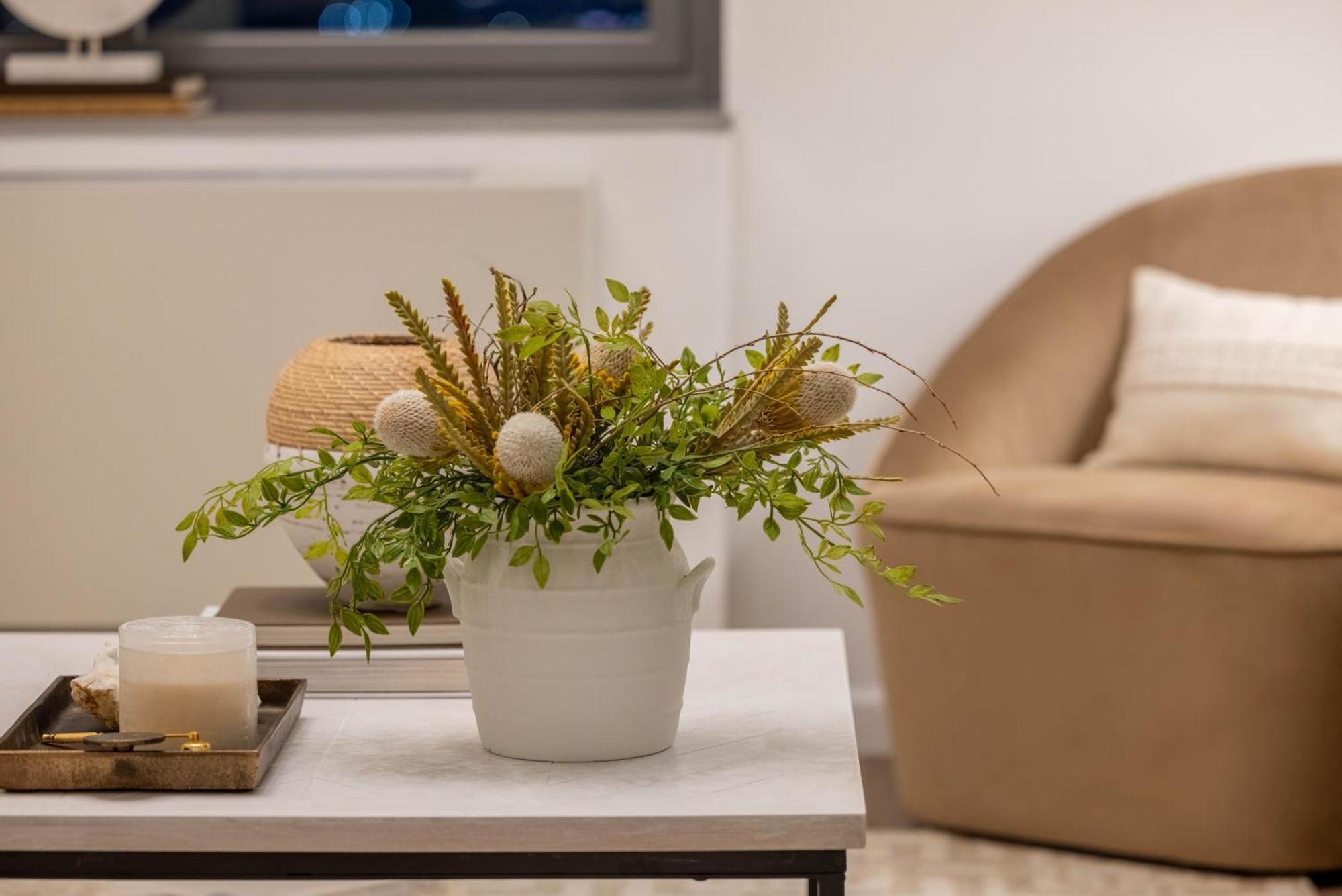 Designer For 6, Views, Near Times Square! Apartment New York