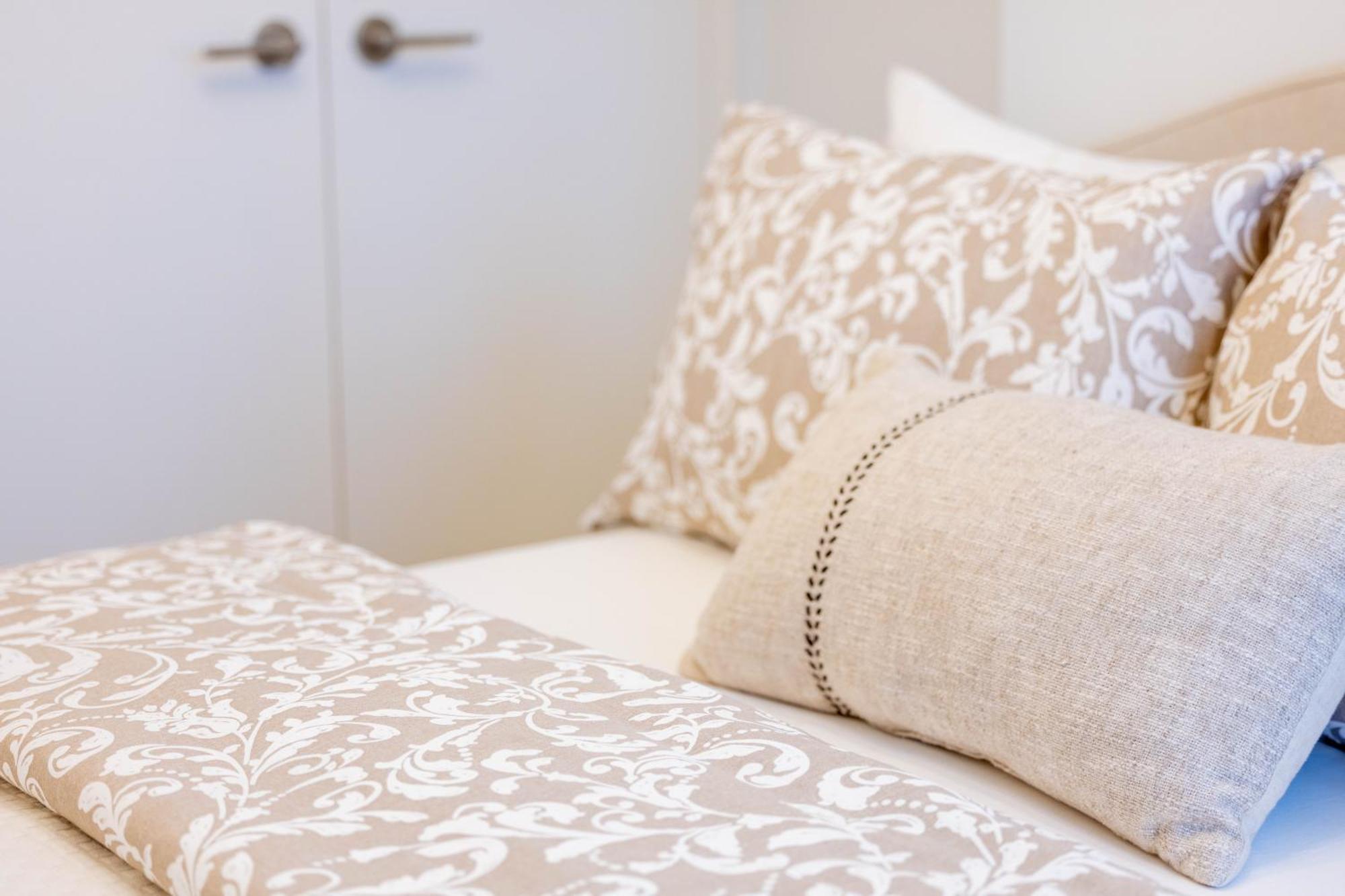 Apartment Designer For 6, Views, Near Times Square! *