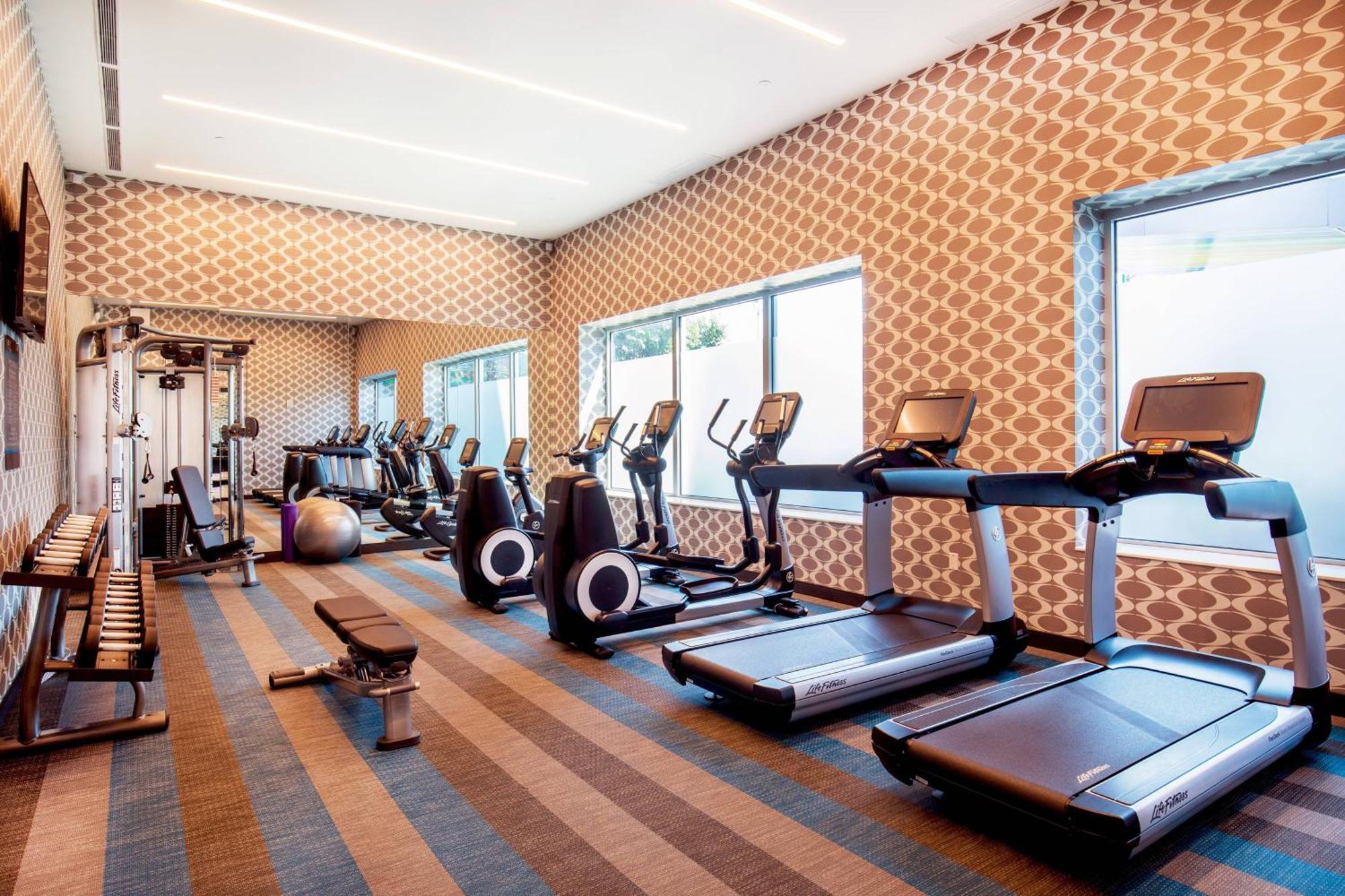 Aloft Laguardia Airport Hotel 3*