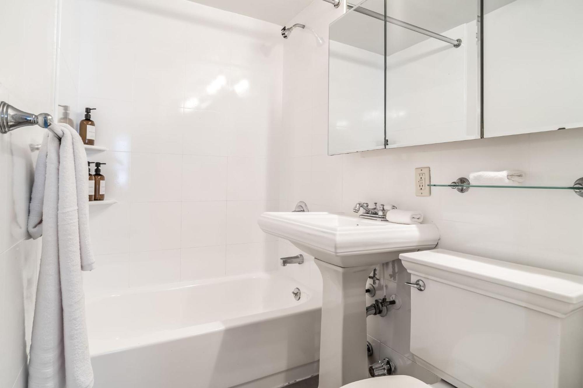 Stylish Midtown 2bed 1bth In The Heart Of Midtown Manhattan *