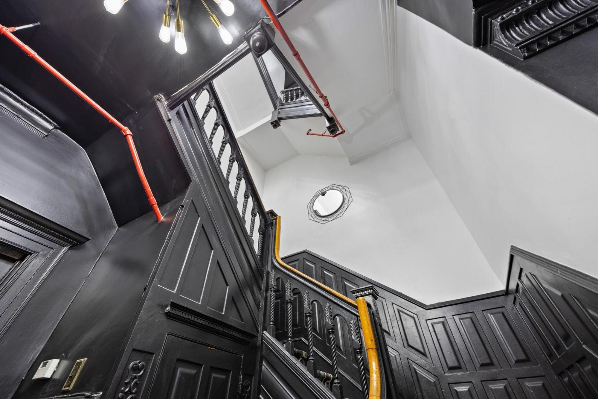 Artful 3 Bdr And Private Patio Near Subway And Stadium At 