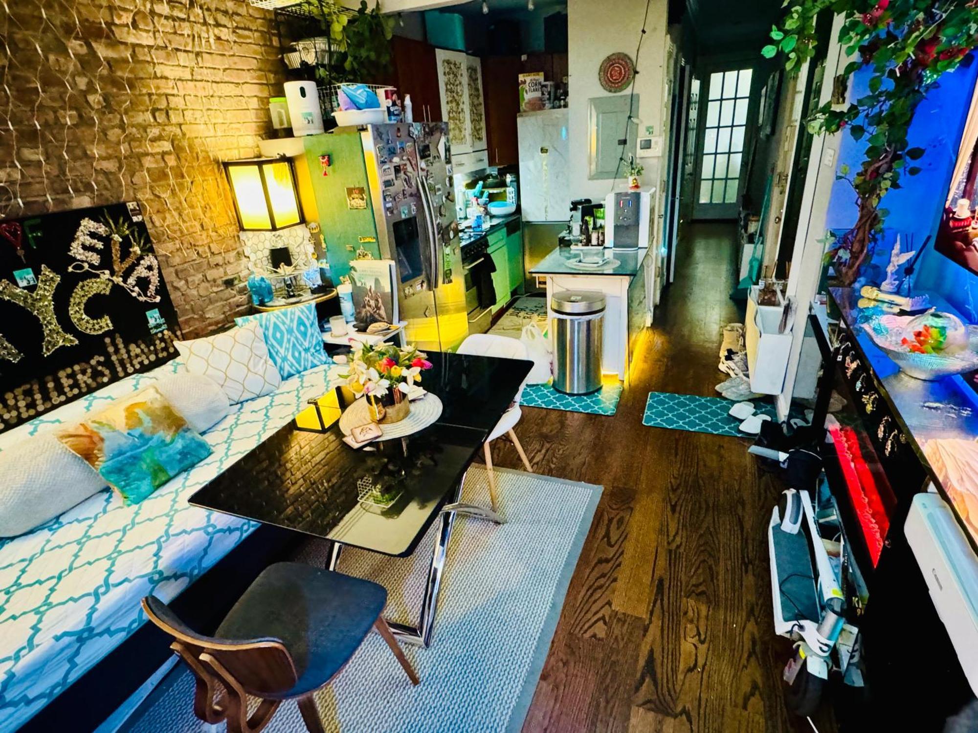 Times Square Cozy 4 Bedroom Nyc Apartment *