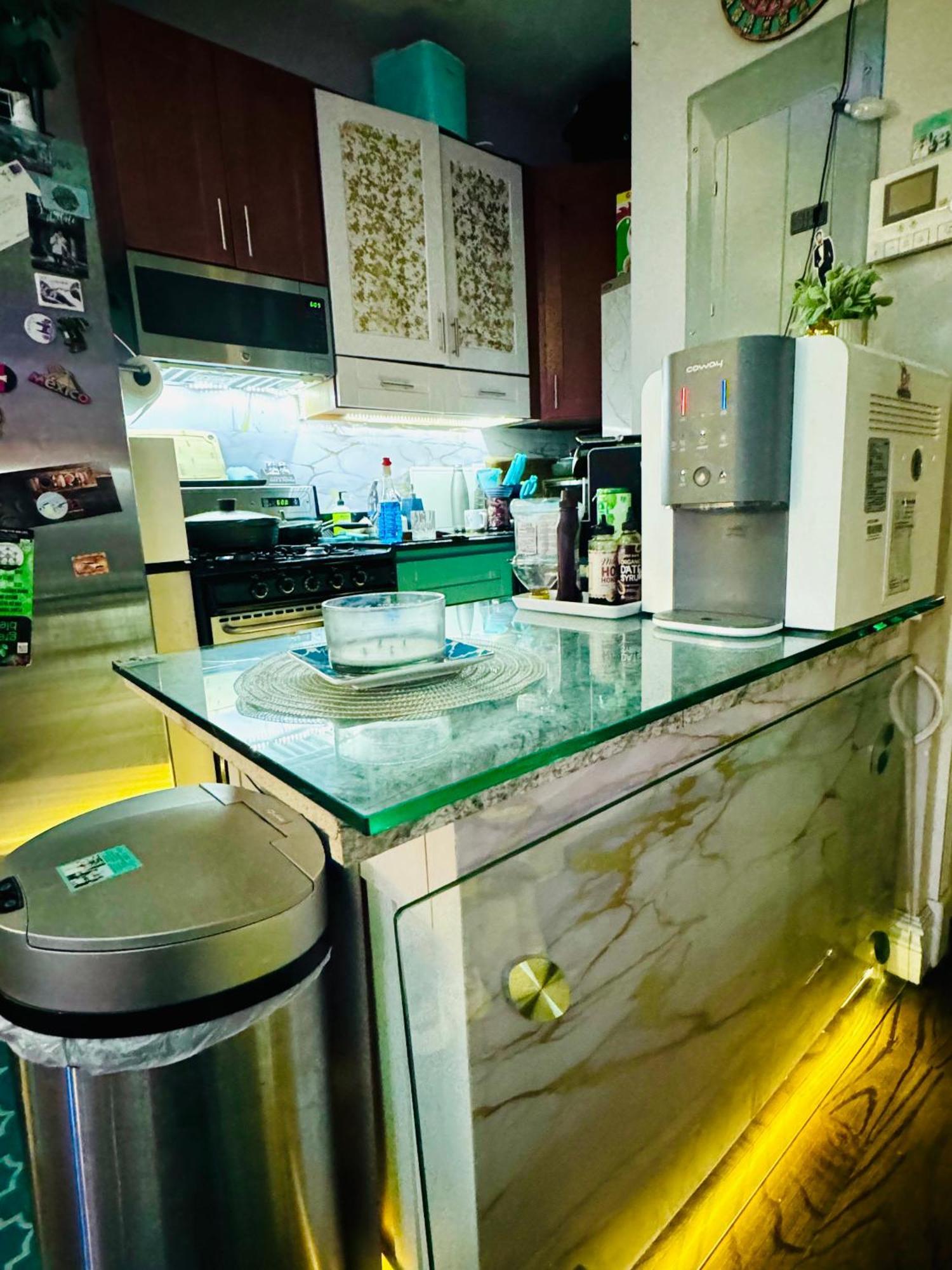 Times Square Cozy 4 Bedroom Nyc Apartment *