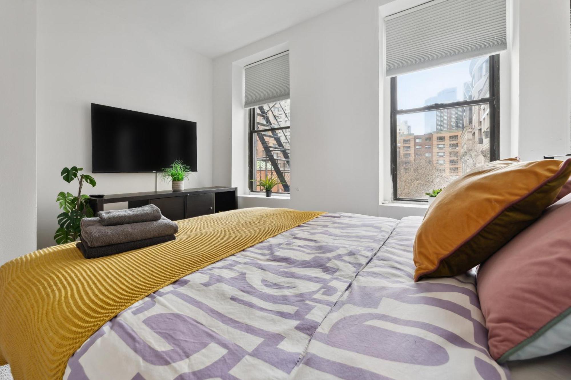 Prime Manhattan Location Family Friendly 2Br New York