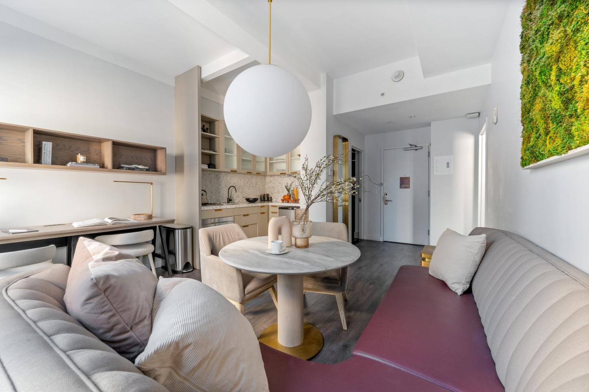 17john Aparthotel