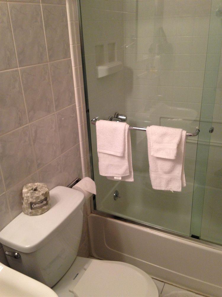 Bed & Breakfast Colonial House 3*