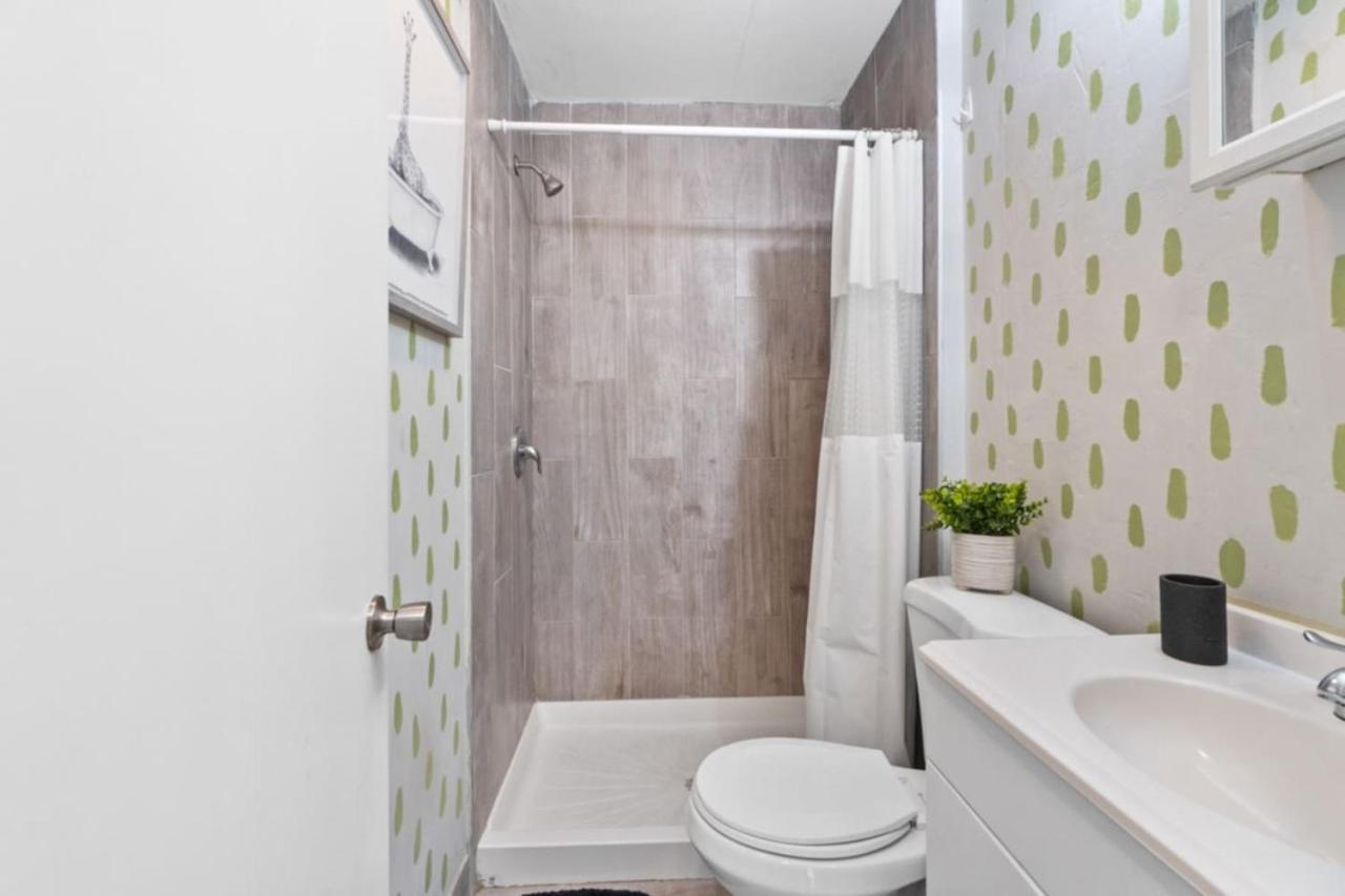Holiday home The Whimsical Estate Sleeps 16plus 20m To Nyc Free Parking New York