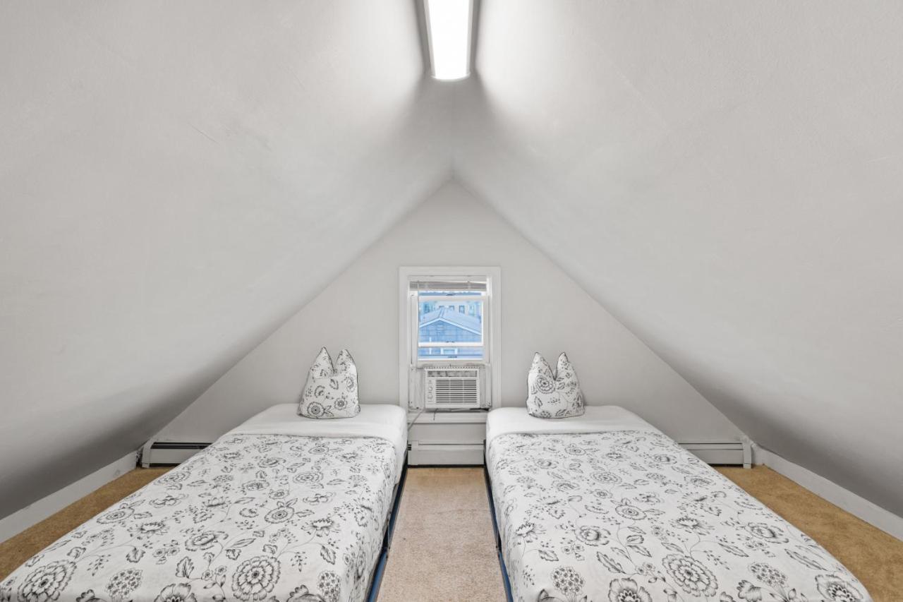 Holiday home The Rainforest Ii Sleeps 16 20m To Nyc Free Parking