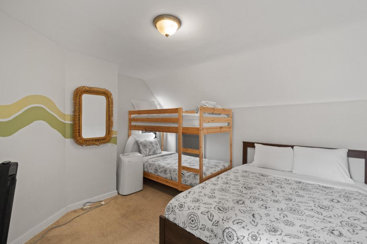 Holiday home The Rainforest Ii Sleeps 16 20m To Nyc Free Parking New York