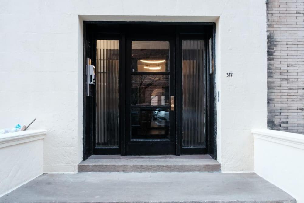 74-1c New With Private Outdoors - Gym