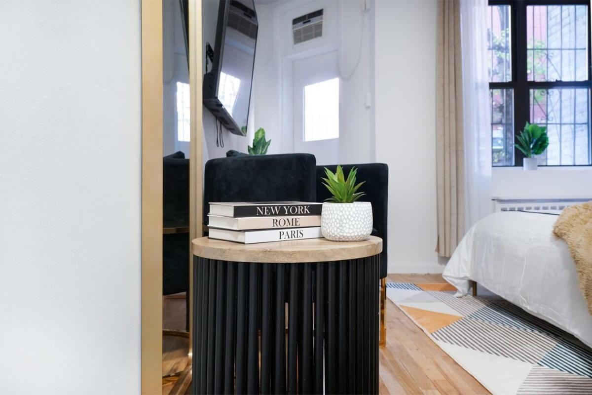 74-1c New With Private Outdoors - Gym Apartment