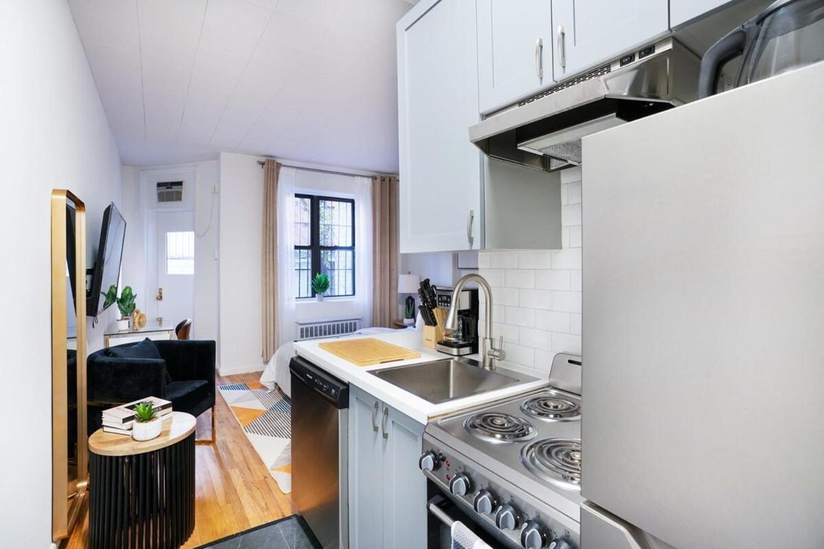 74-1c New With Private Outdoors - Gym Apartment *
