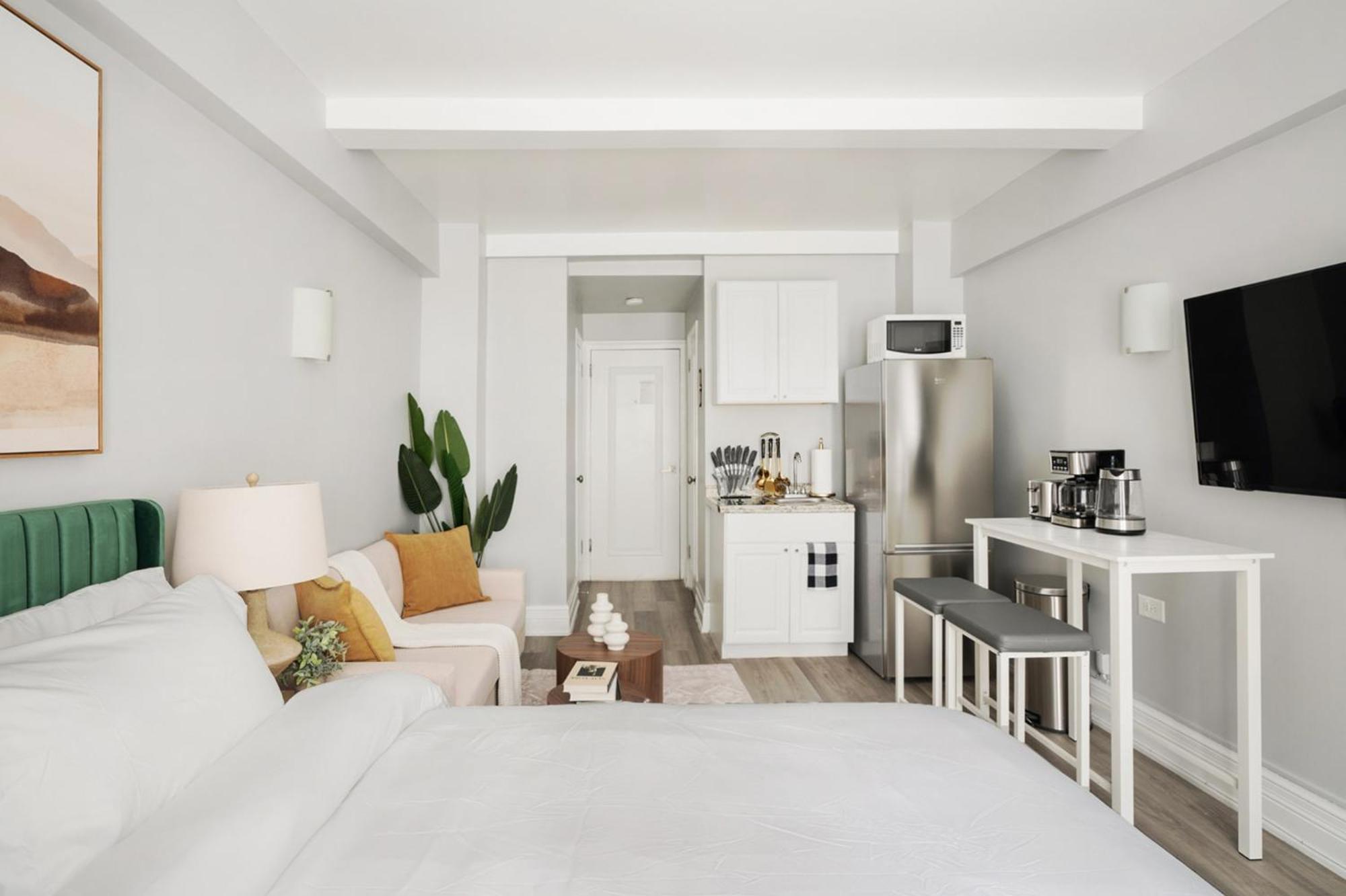 Apartment 73-518 Newly Reno Uws Doorman Gym Laundry New York