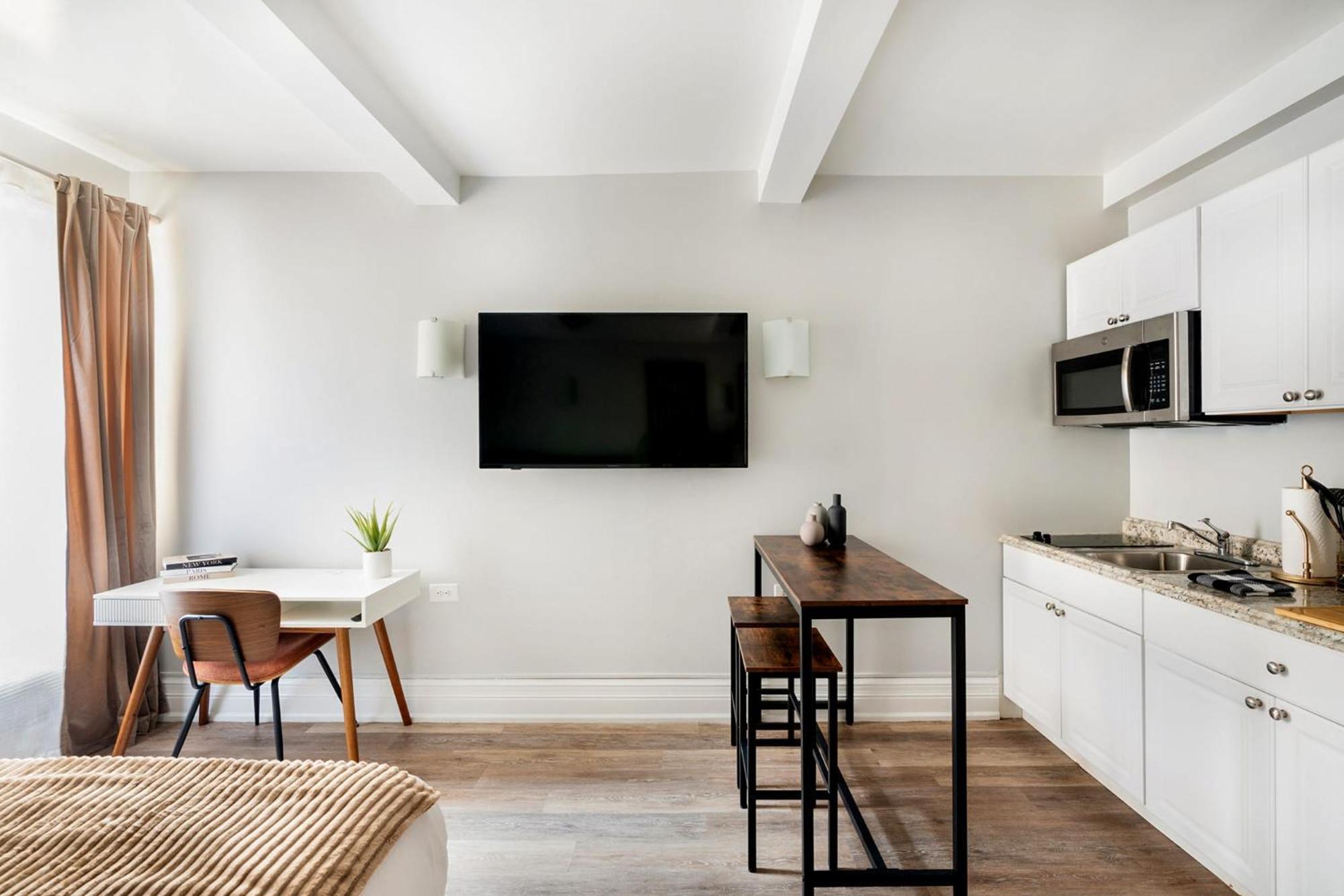 73-410 Luxury 24 Dm New Uws Gym Laundry Apartment