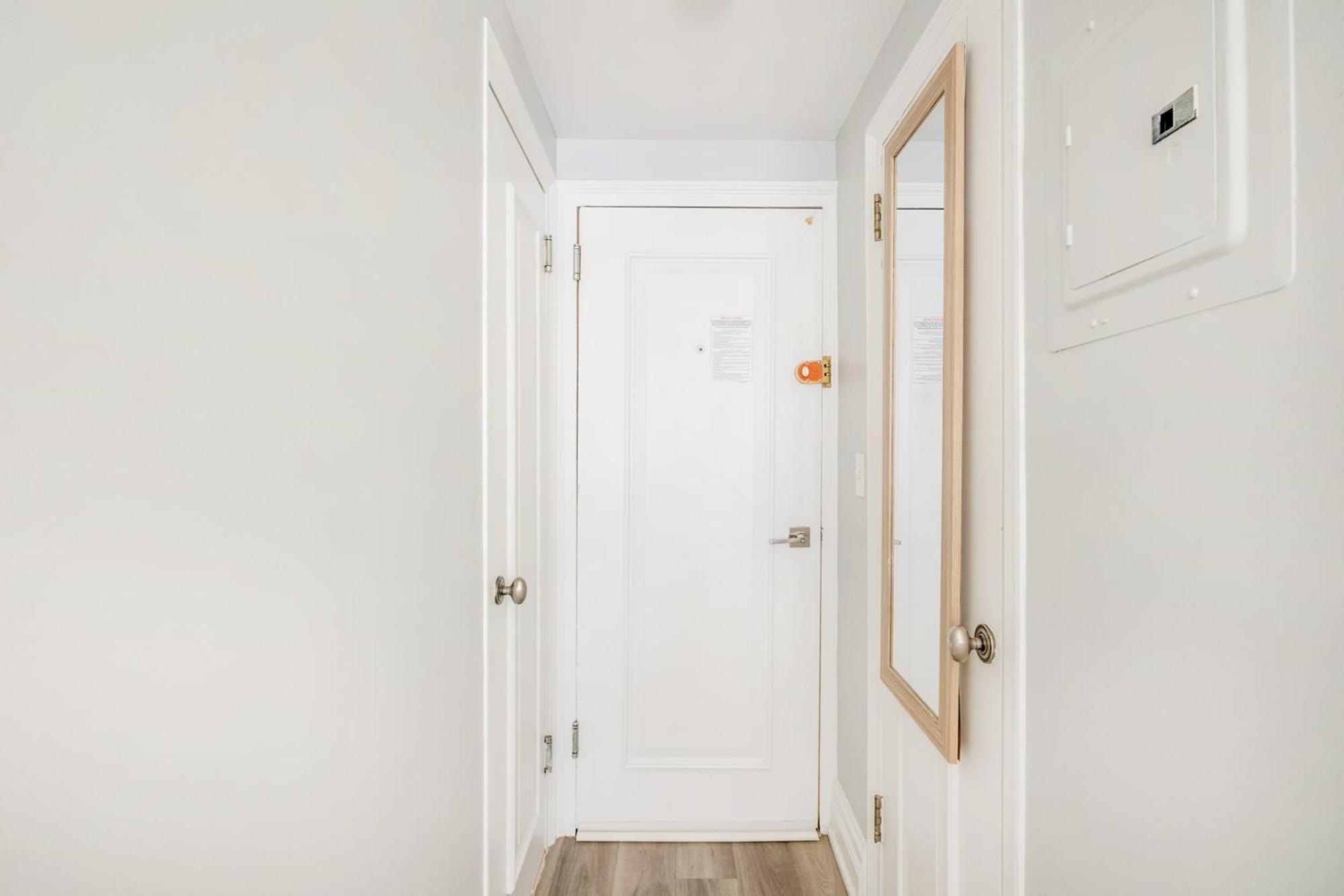 73-318 New Uws Doorman Gym Apartment