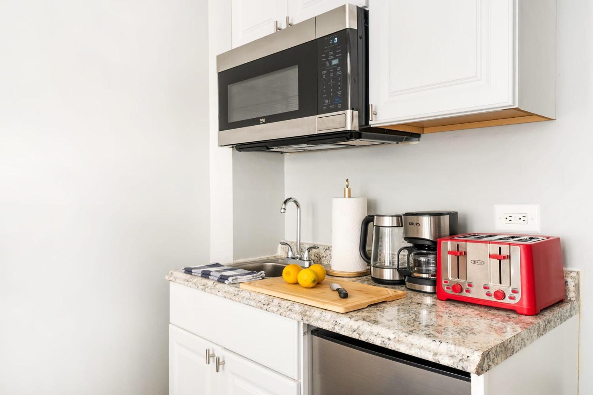 73-1503 Newly Reno Uws Doorman Gym Laundry Apartment New York