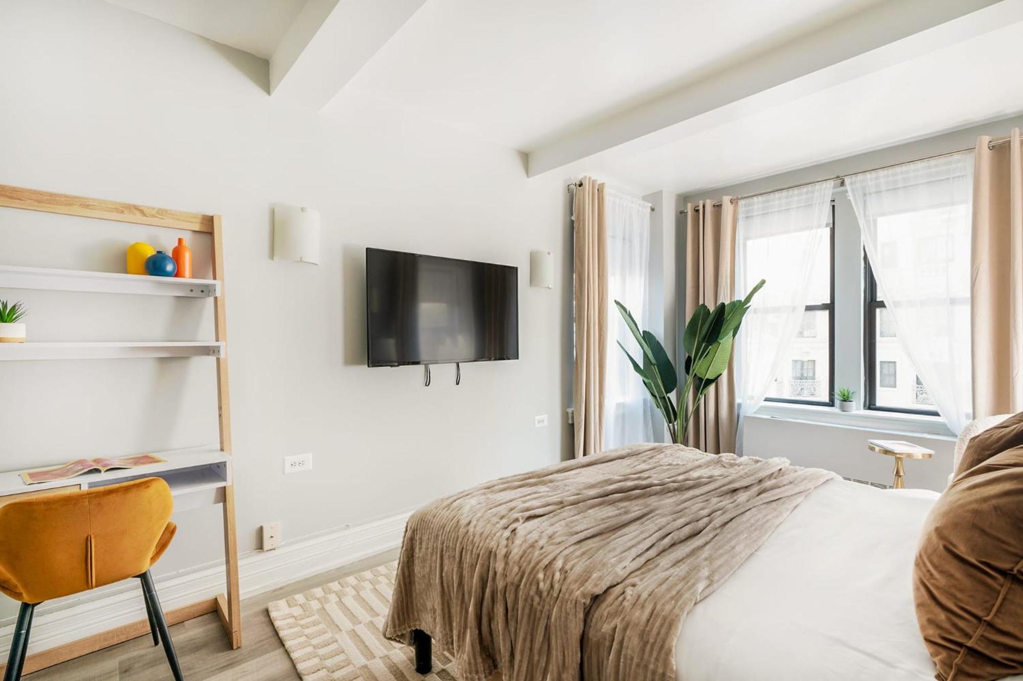 73-1503 Newly Reno Uws Doorman Gym Laundry Apartment New York