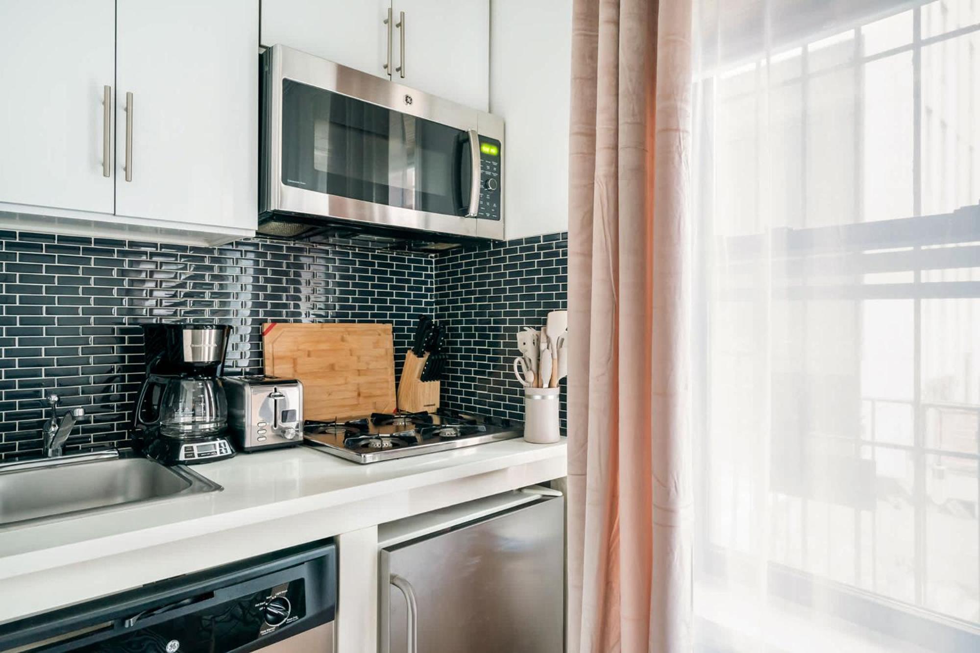 69-3b Celebrate In Style 1br Prime Lower East Side Brand New * New York