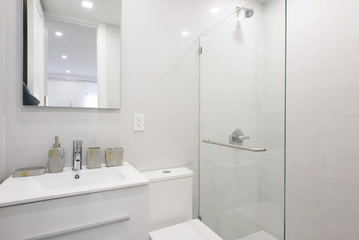 Apartment 62-3a New Prime Ues W&d New York