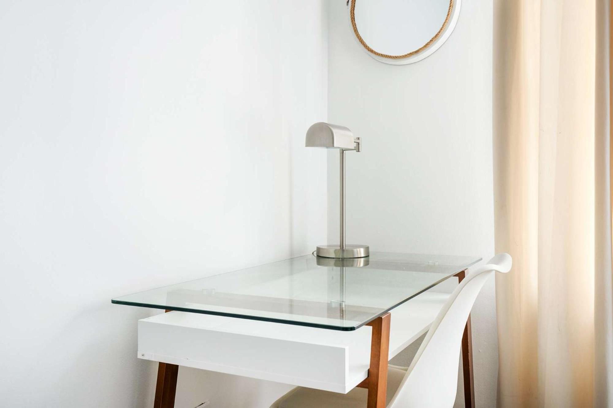 428-2e Newly Furnished 2br Prime Midtown Sleeps 5 Apartment *