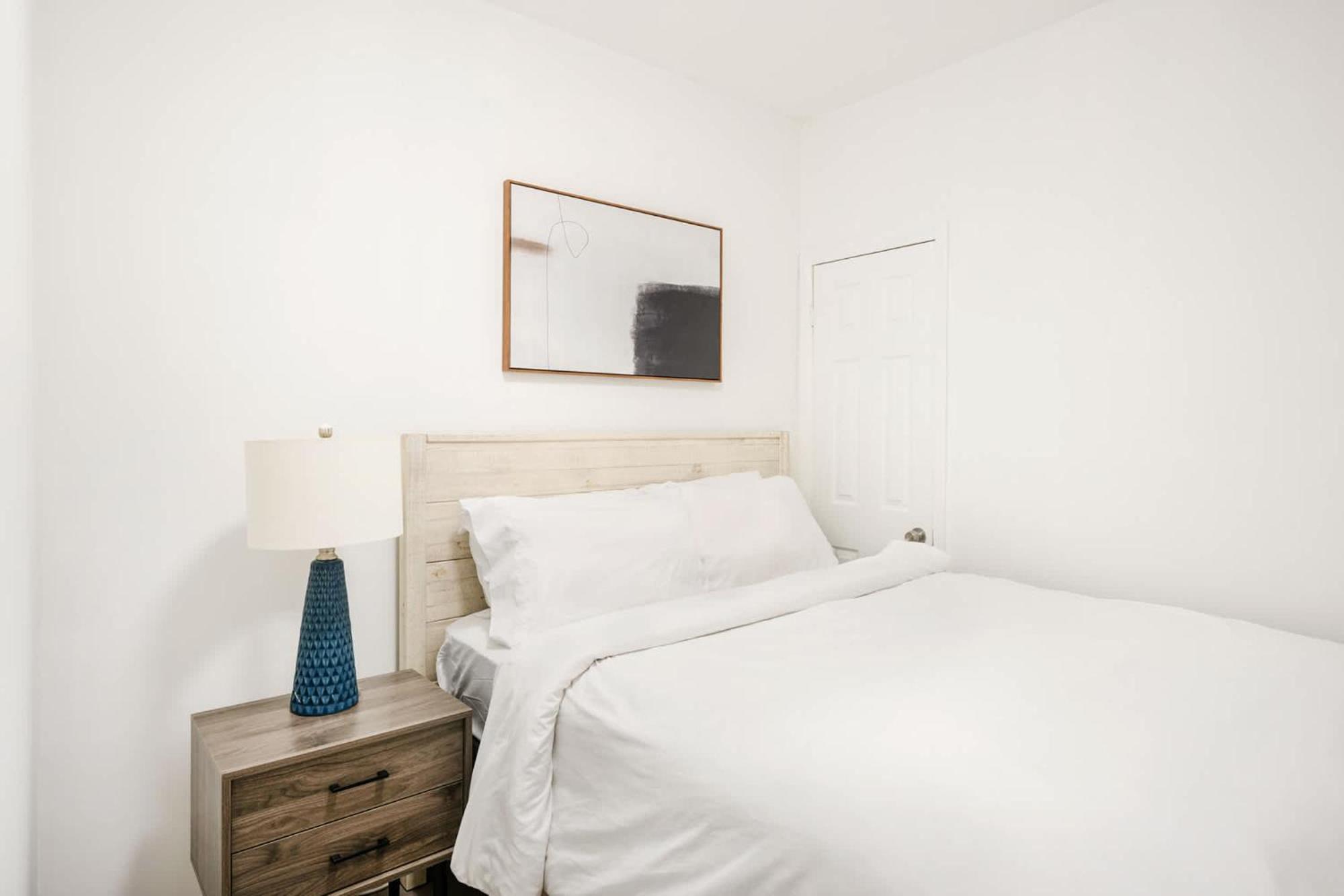 428-2e Newly Furnished 2br Prime Midtown Sleeps 5 Apartment *