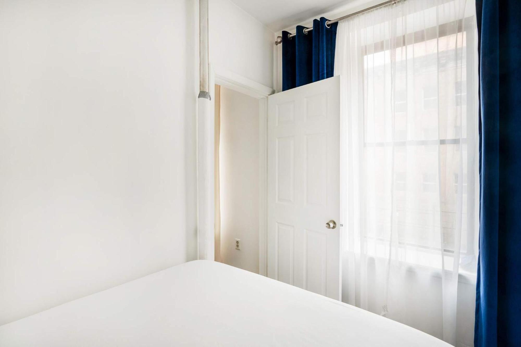 428-2e Newly Furnished 2br Prime Midtown Sleeps 5 Apartment New York